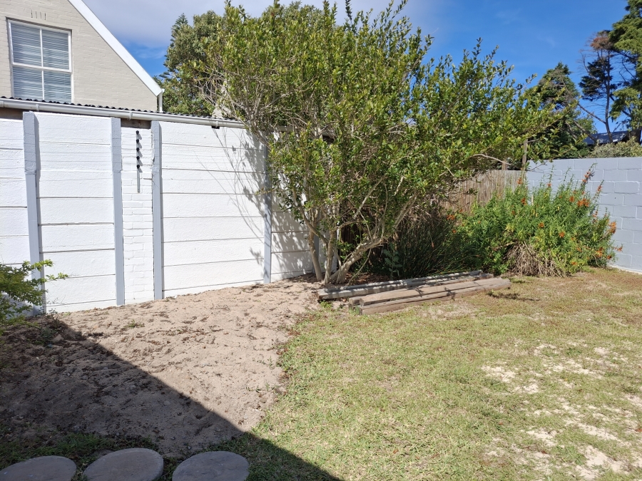 To Let 1 Bedroom Property for Rent in Sunnydale Western Cape